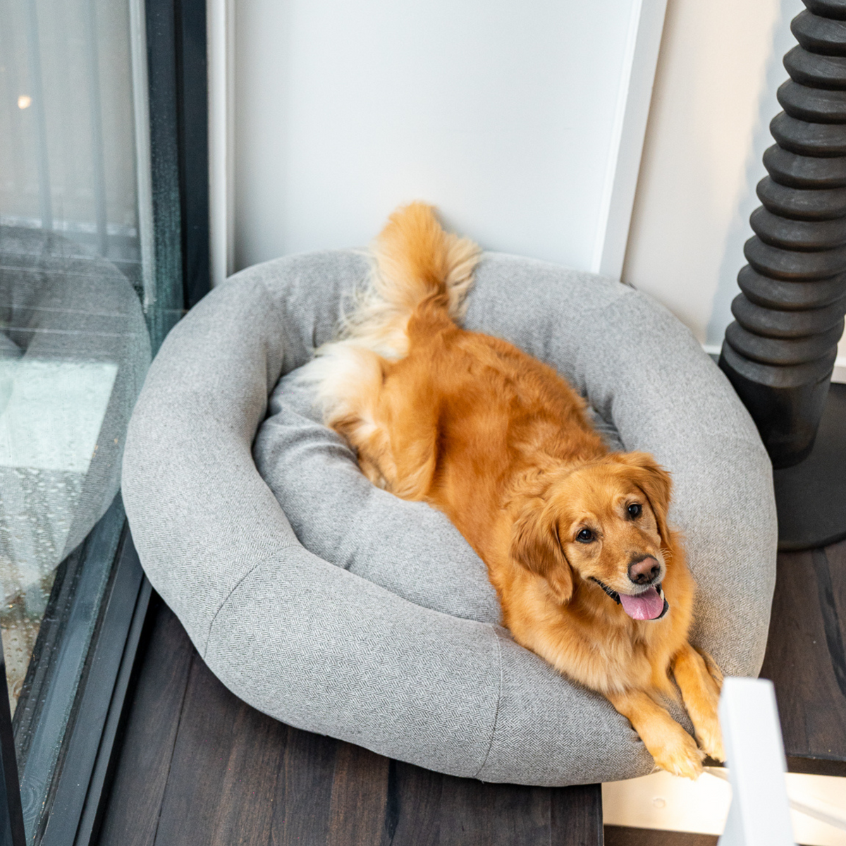 Premium Classic Cuddler Dog Bed